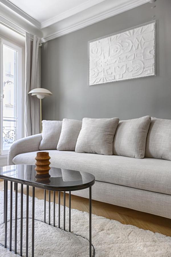 Unique Luxury Parisian Flat 2Br/6P -Champs Elysees Luaran gambar