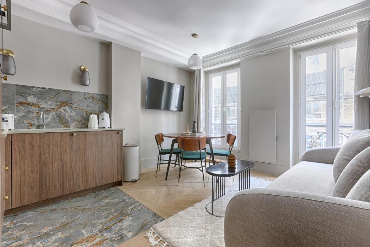 Unique Luxury Parisian Flat 2Br/6P -Champs Elysees Luaran gambar