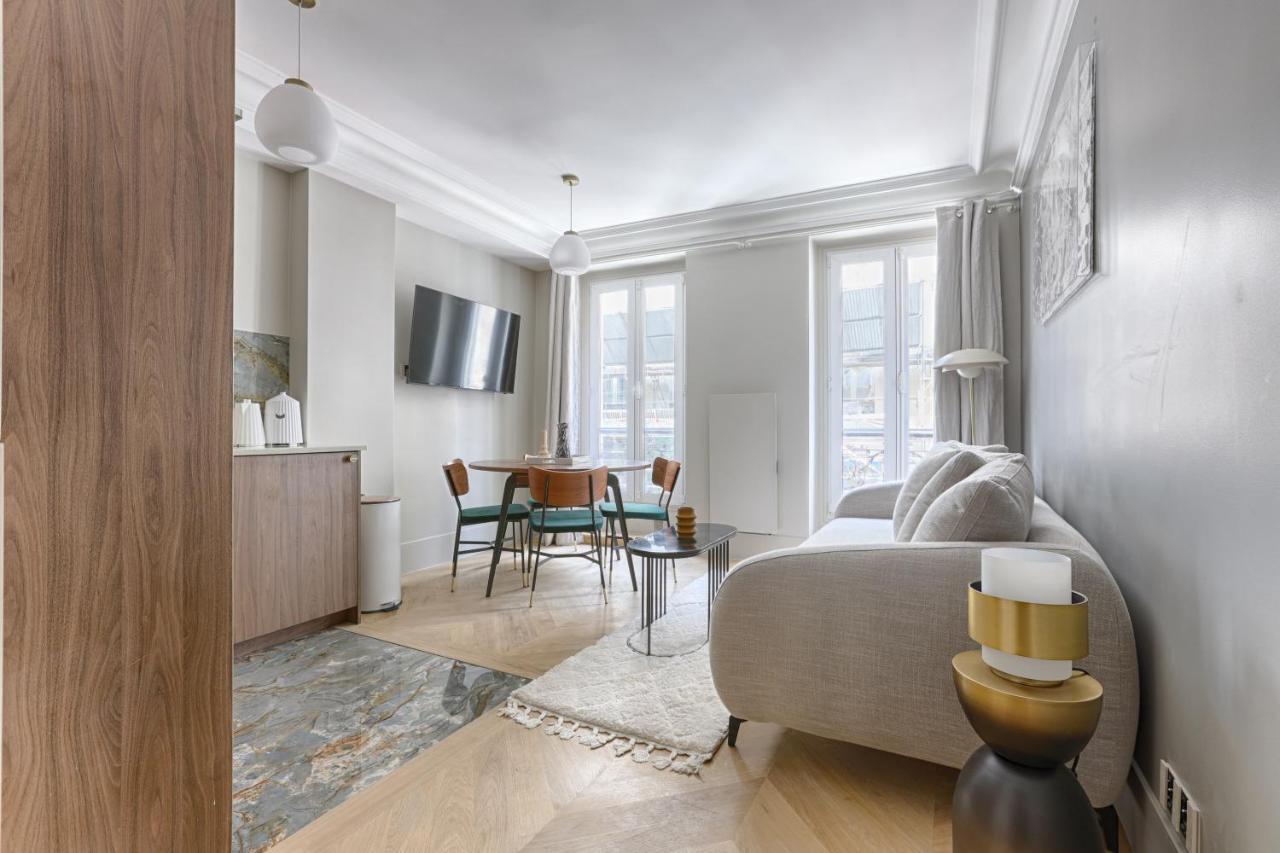 Unique Luxury Parisian Flat 2Br/6P -Champs Elysees Luaran gambar