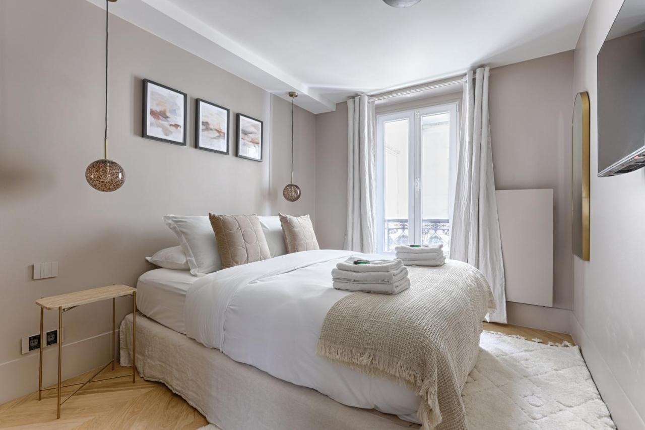Unique Luxury Parisian Flat 2Br/6P -Champs Elysees Luaran gambar