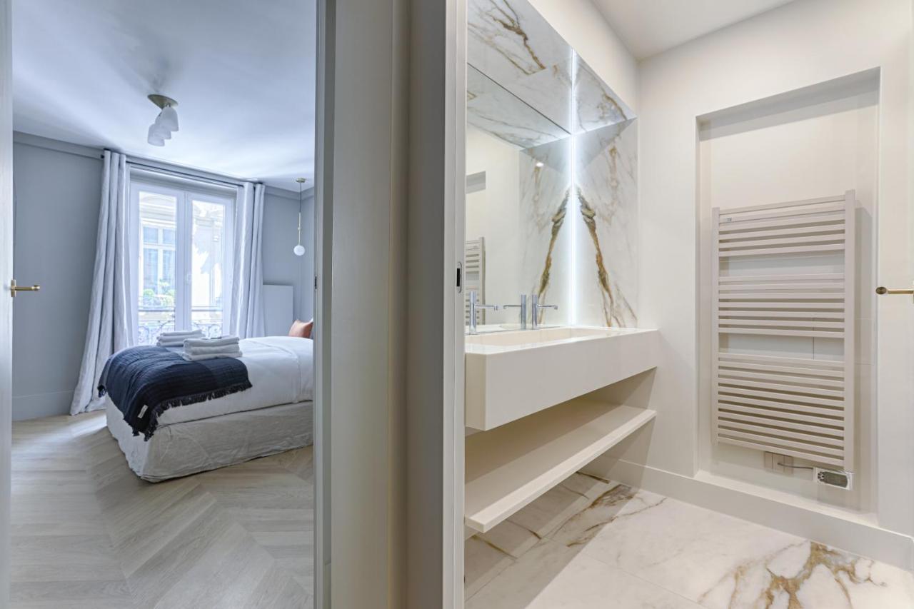 Unique Luxury Parisian Flat 2Br/6P -Champs Elysees Luaran gambar